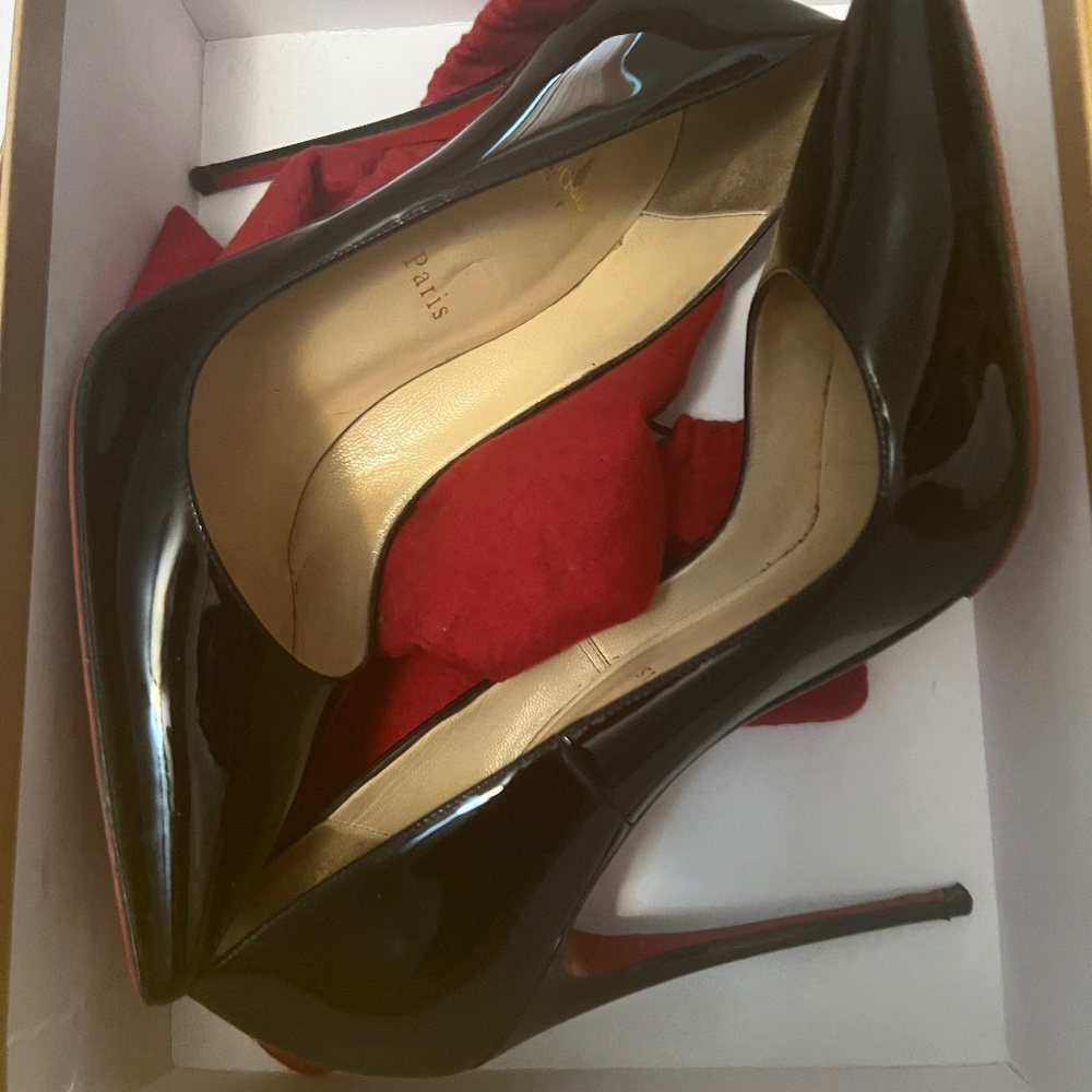 Christian Louboutin So Kate
